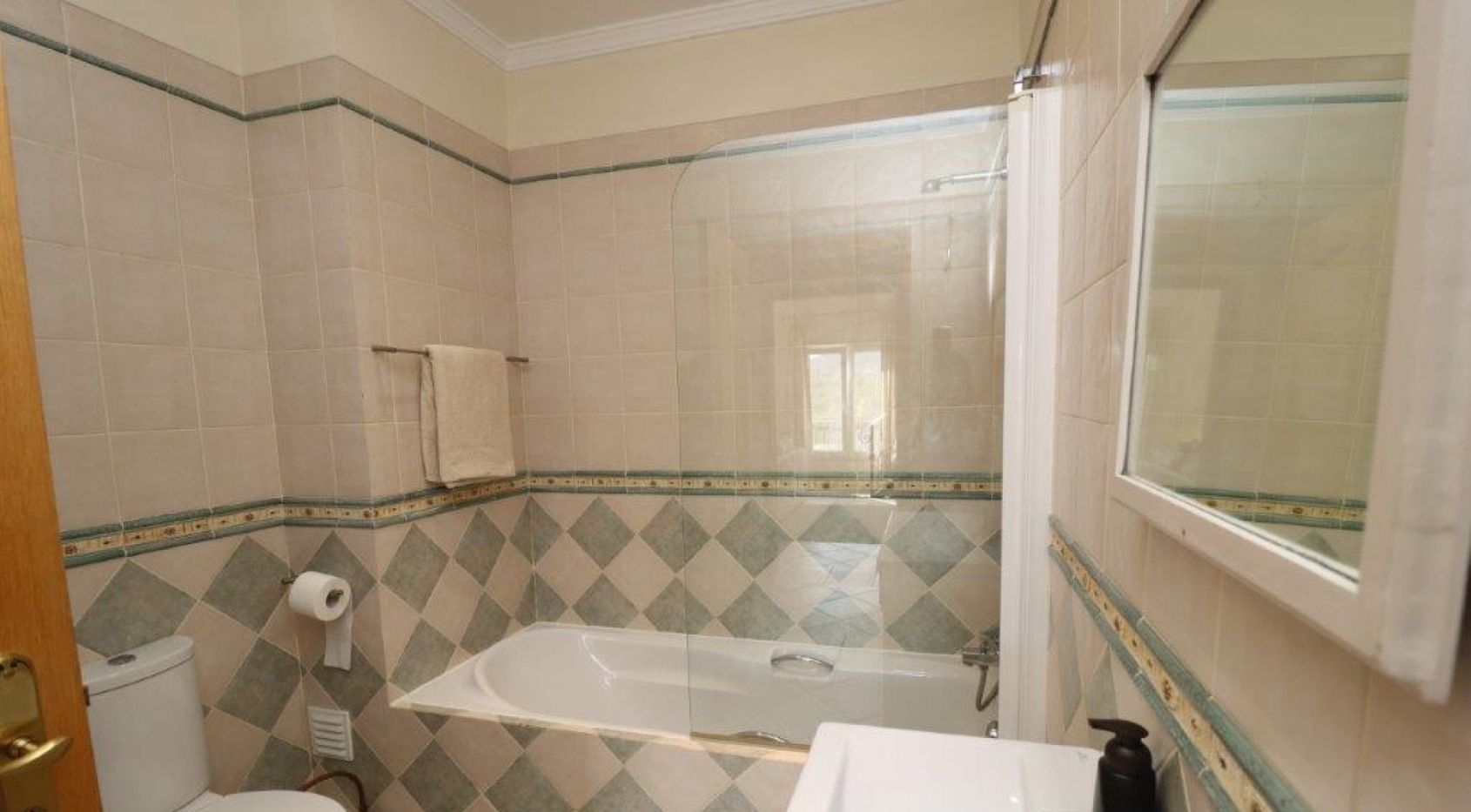 Beautiful two (+2) bedroom apartment with sea views in Santa Bárbara de Nexe, Algarve