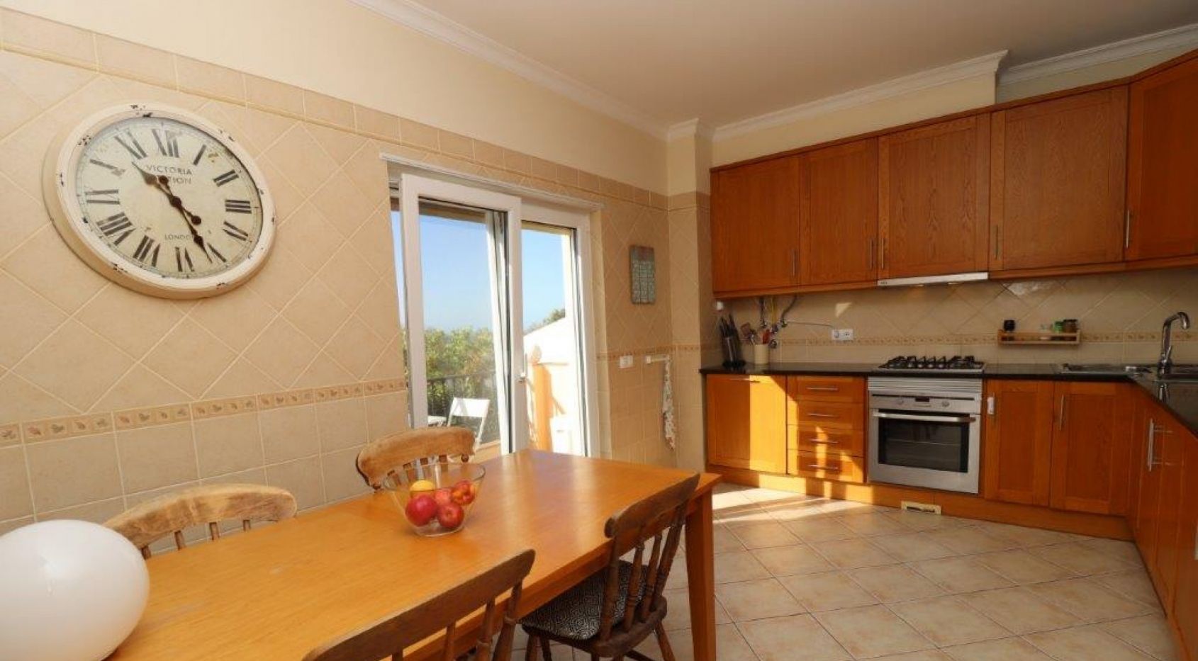 Beautiful two (+2) bedroom apartment with sea views in Santa Bárbara de Nexe, Algarve