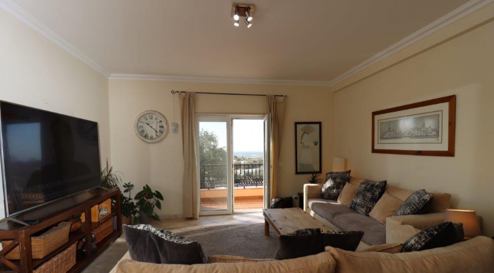 Beautiful two (+2) bedroom apartment with sea views in Santa Bárbara de Nexe, Algarve