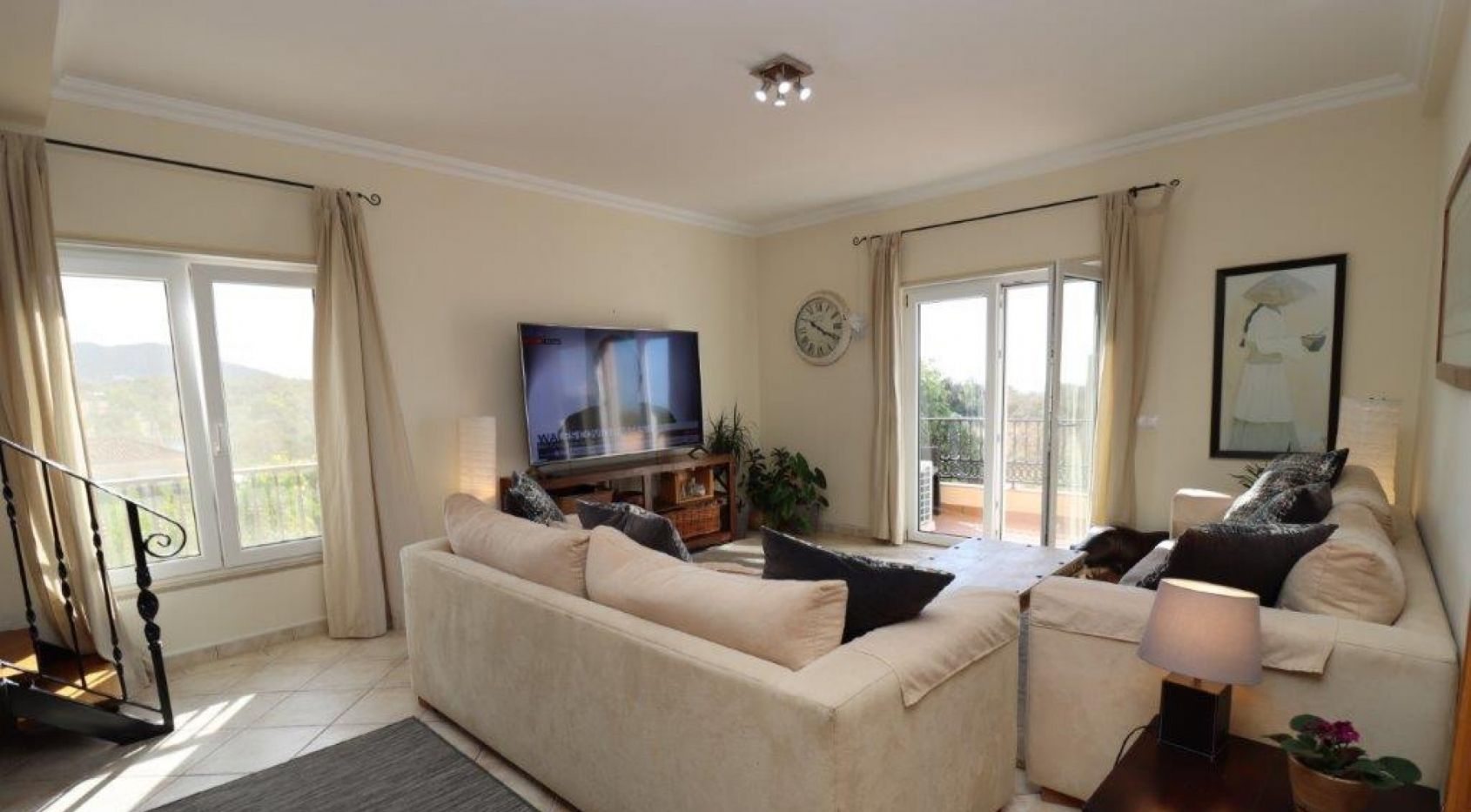 Beautiful two (+2) bedroom apartment with sea views in Santa Bárbara de Nexe, Algarve