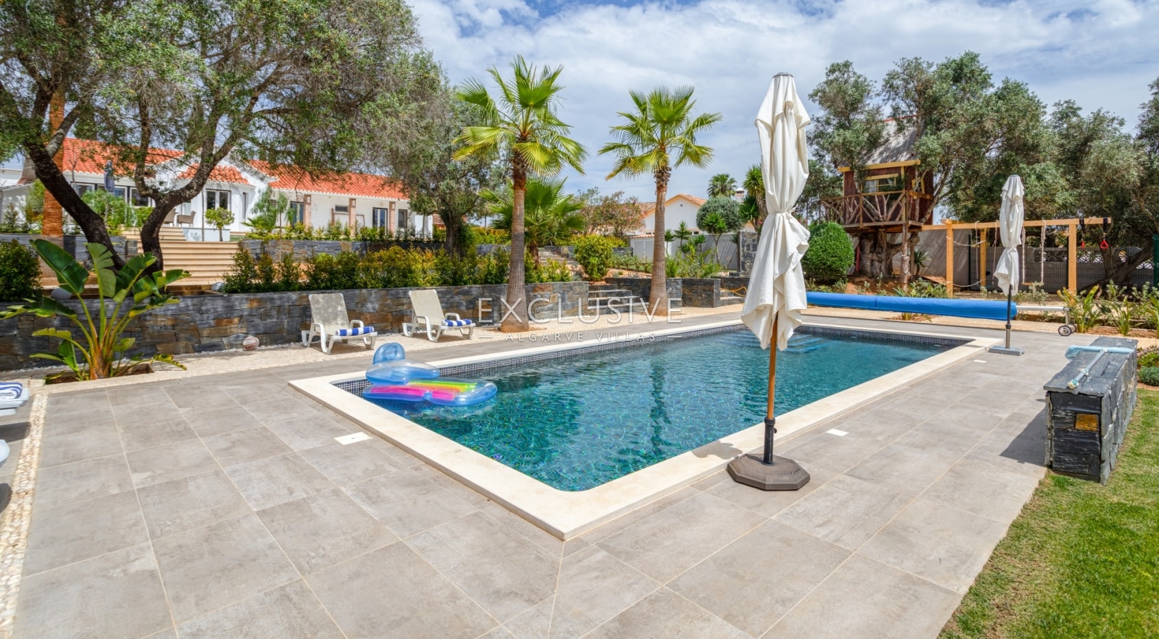 Luxury renovated Quinta, 4 Bedrooms ensuite, Golf views, Algarve