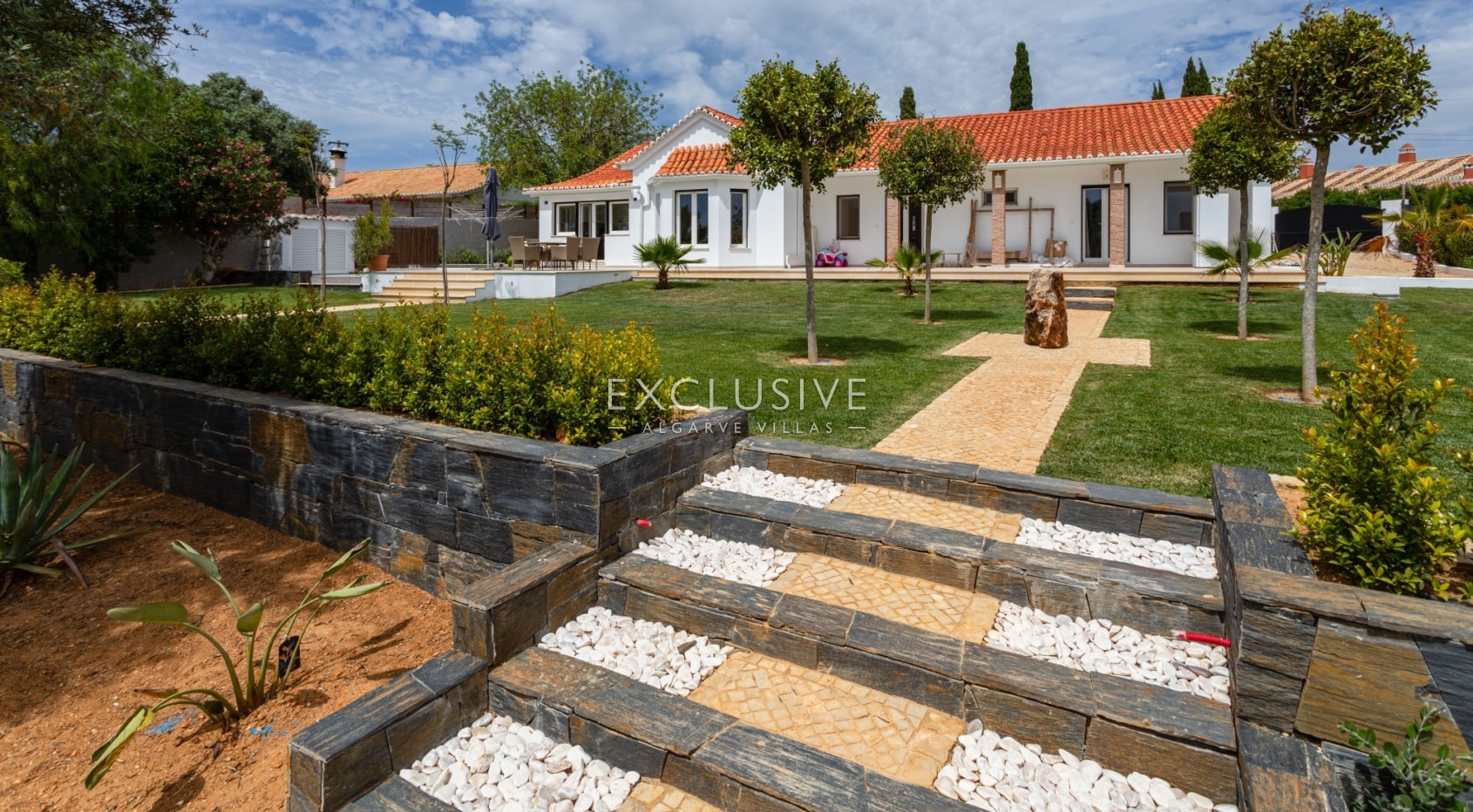 Luxury renovated Quinta, 4 Bedrooms ensuite, Golf views, Algarve