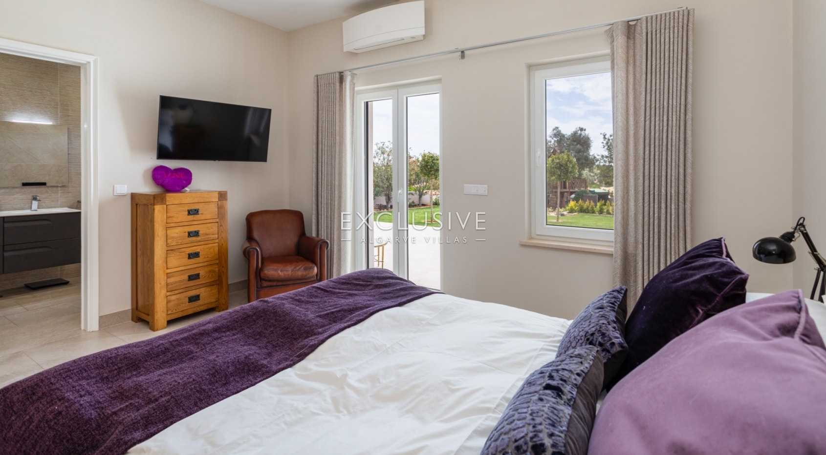 Luxury renovated Quinta, 4 Bedrooms ensuite, Golf views, Algarve