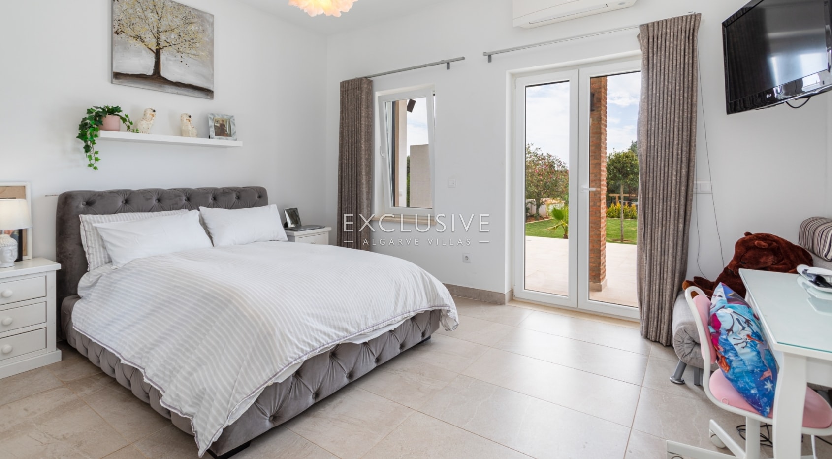 Luxury renovated Quinta, 4 Bedrooms ensuite, Golf views, Algarve