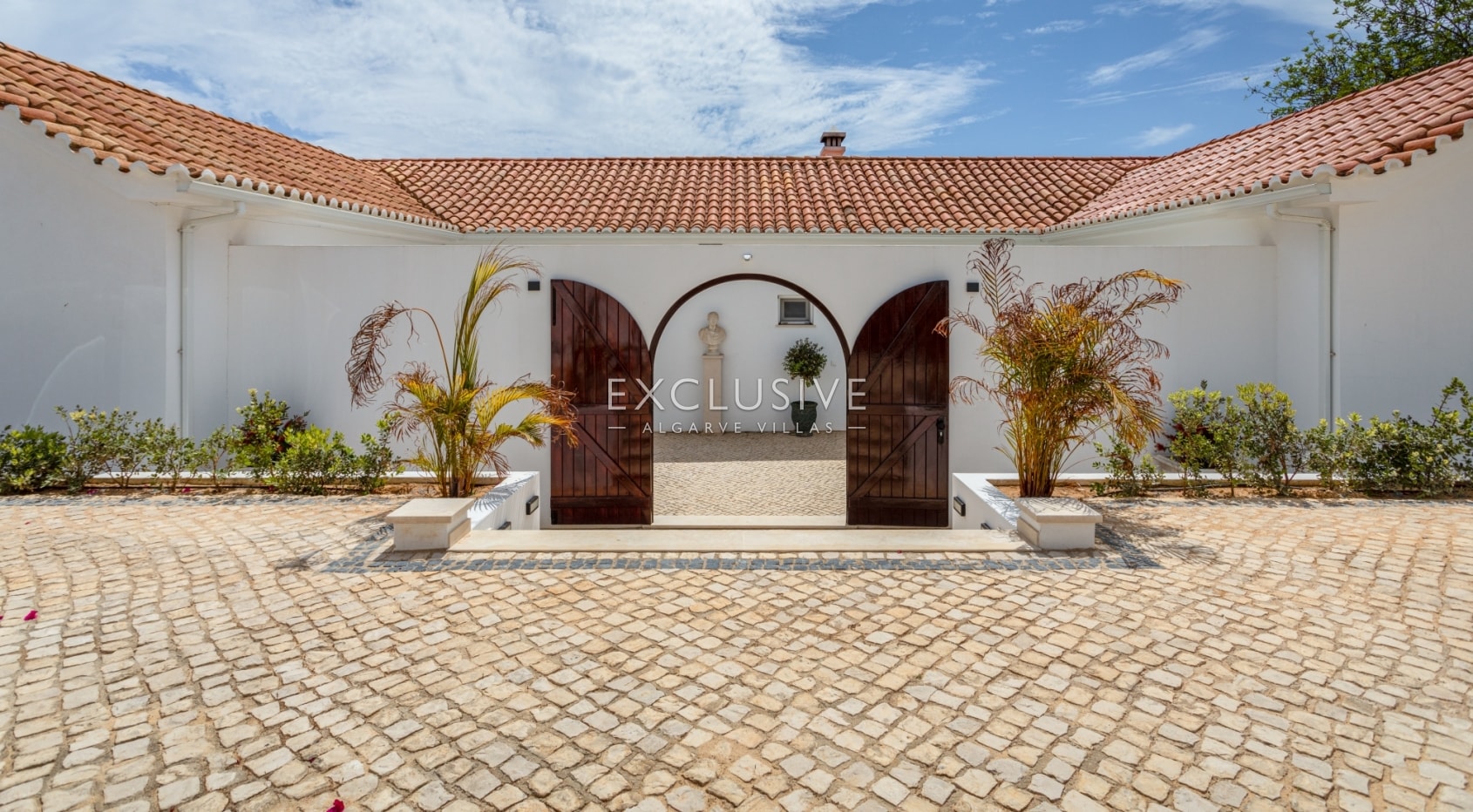 Luxury renovated Quinta, 4 Bedrooms ensuite, Golf views, Algarve
