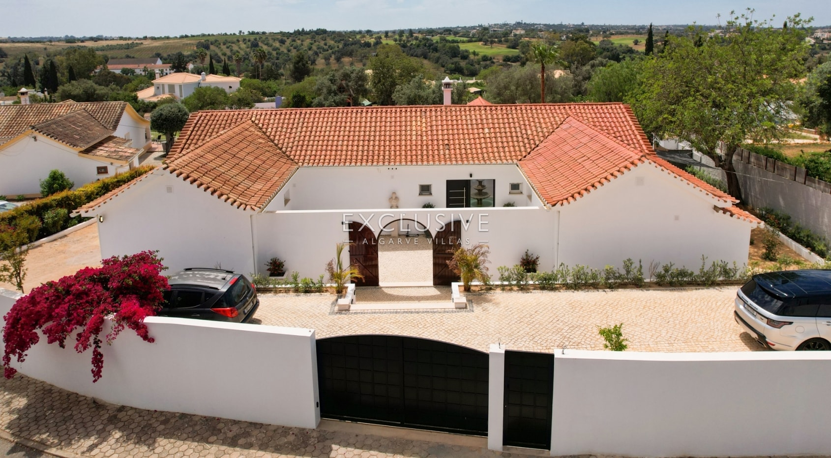 Luxury renovated Quinta, 4 Bedrooms ensuite, Golf views, Algarve
