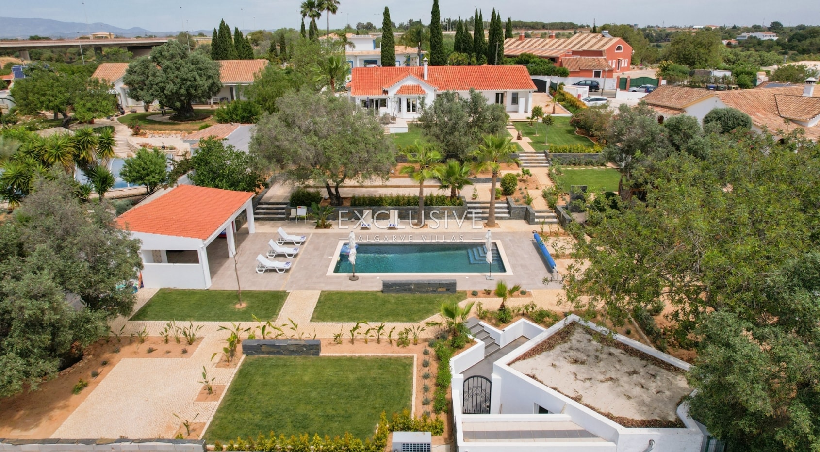 Luxury renovated Quinta, 4 Bedrooms ensuite, Golf views, Algarve