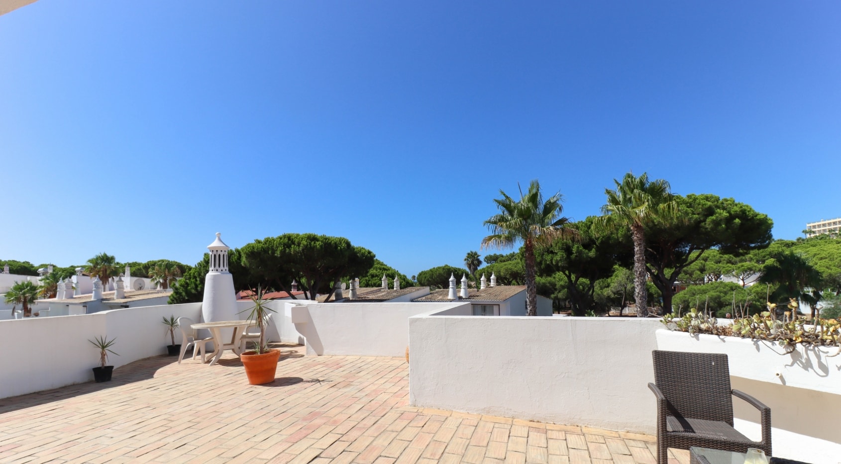 Investment opportunity: south-facing 4 bedroom villa near Vale do Lobo, Algarve