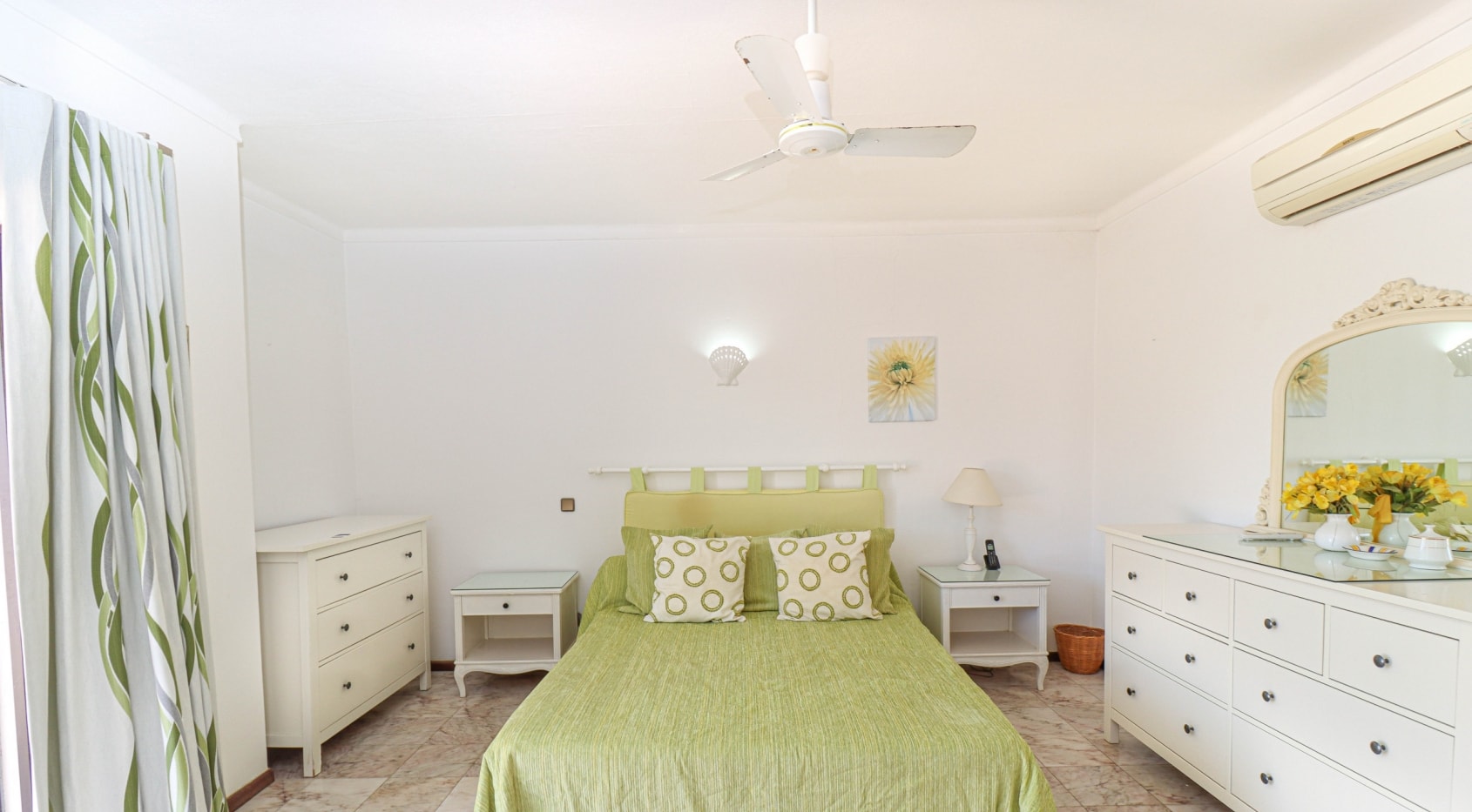 Investment opportunity: south-facing 4 bedroom villa near Vale do Lobo, Algarve