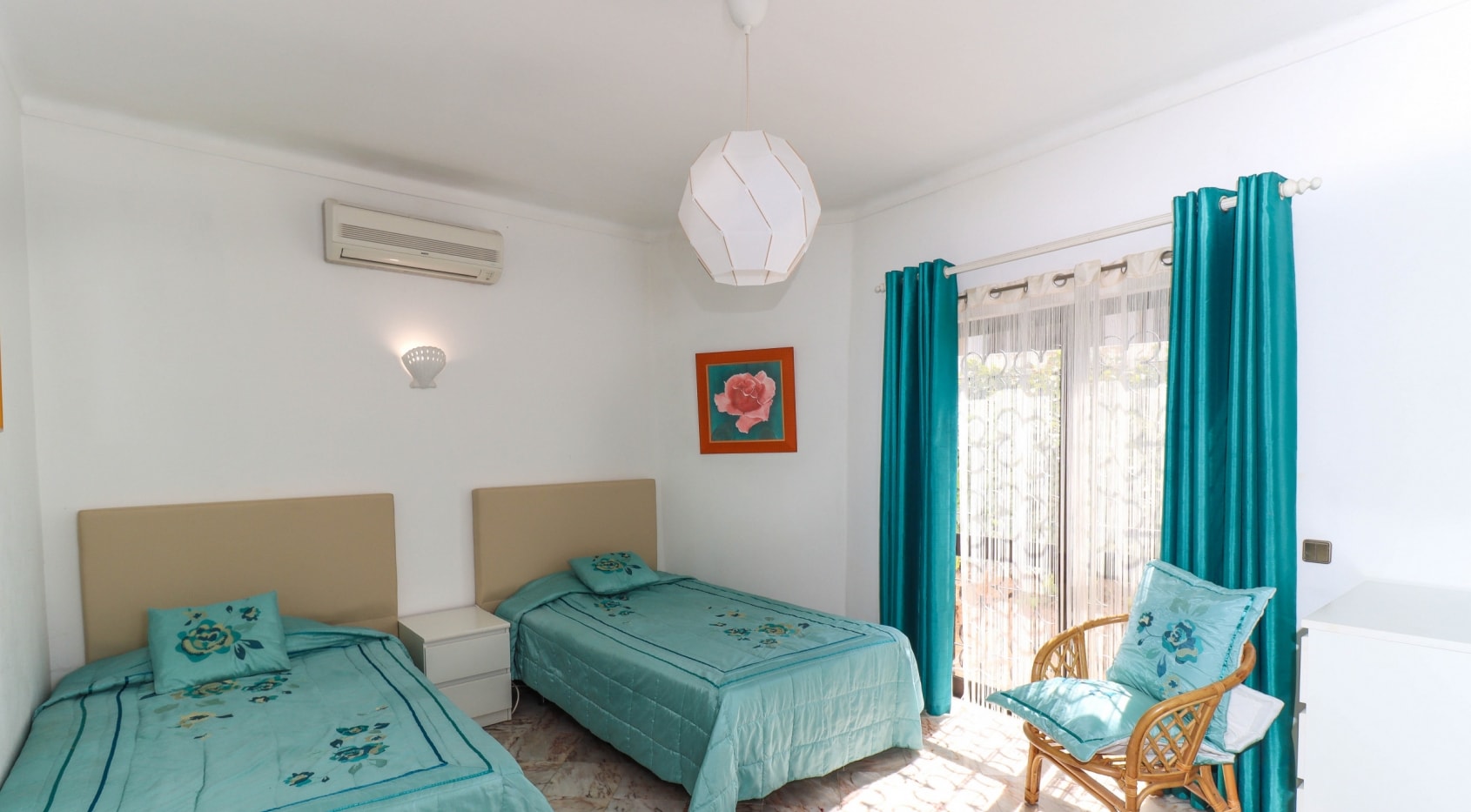 Investment opportunity: south-facing 4 bedroom villa near Vale do Lobo, Algarve