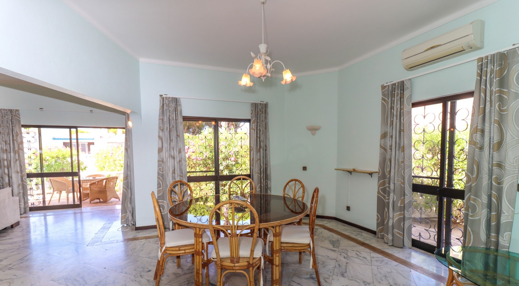 Investment opportunity: south-facing 4 bedroom villa near Vale do Lobo, Algarve