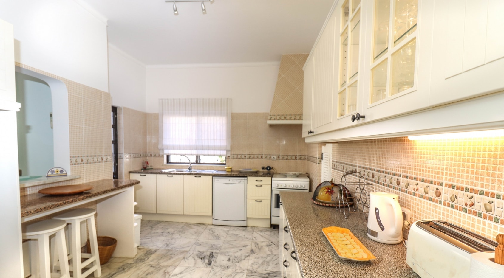 Investment opportunity: south-facing 4 bedroom villa near Vale do Lobo, Algarve