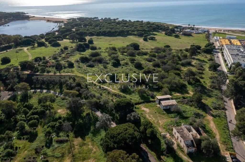 Investment - Very rare plot close to the beach, Quarteira, Algarve