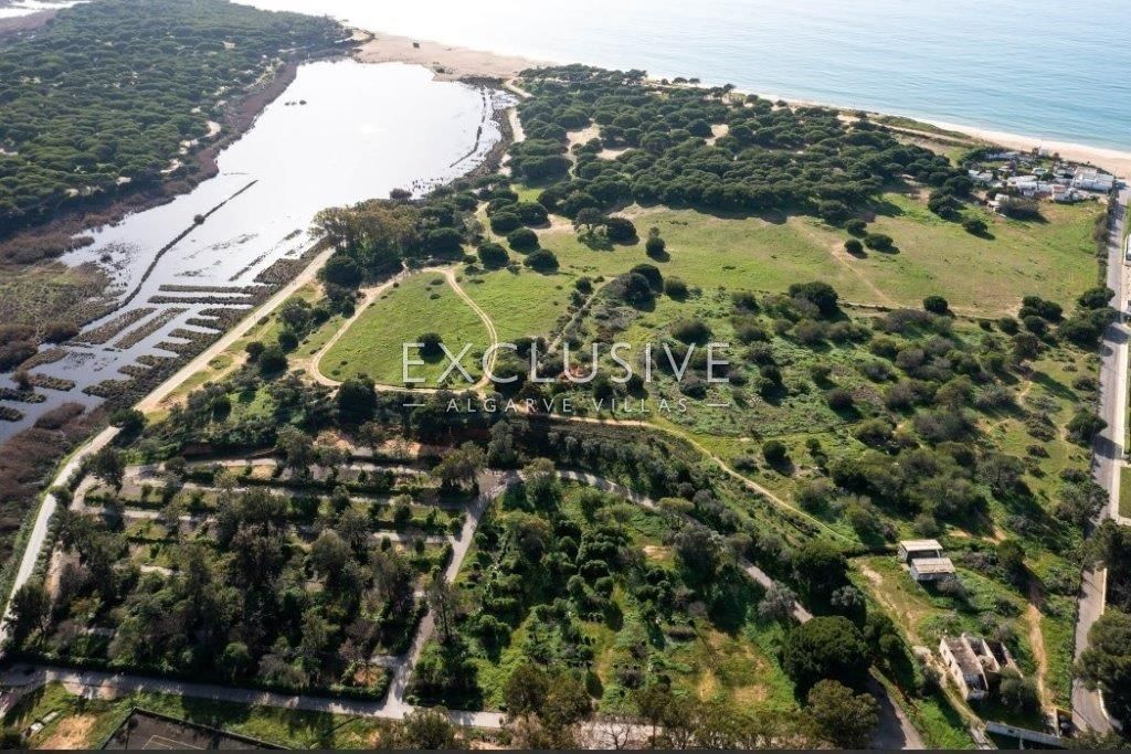 Investment - Very rare plot close to the beach, Quarteira, Algarve