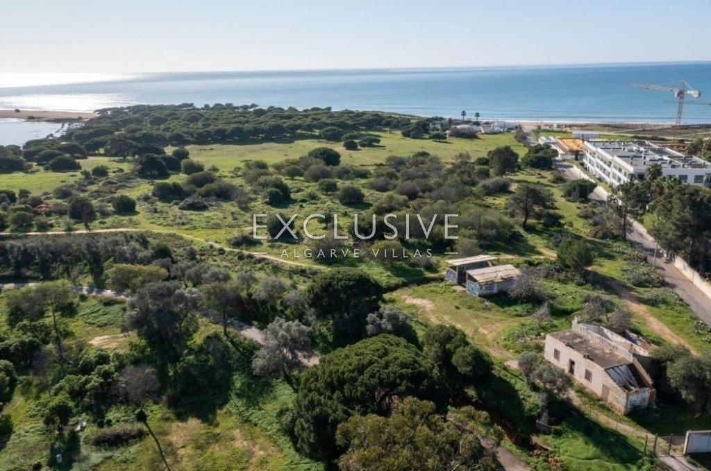 Investment - Very rare plot close to the beach, Quarteira, Algarve