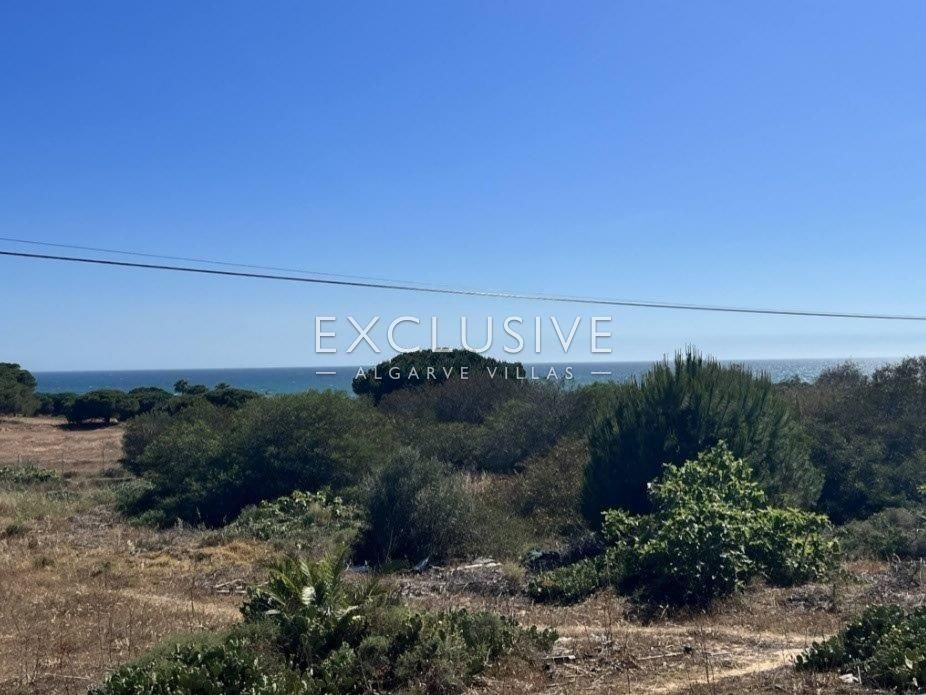 Investment - Very rare plot close to the beach, Quarteira, Algarve