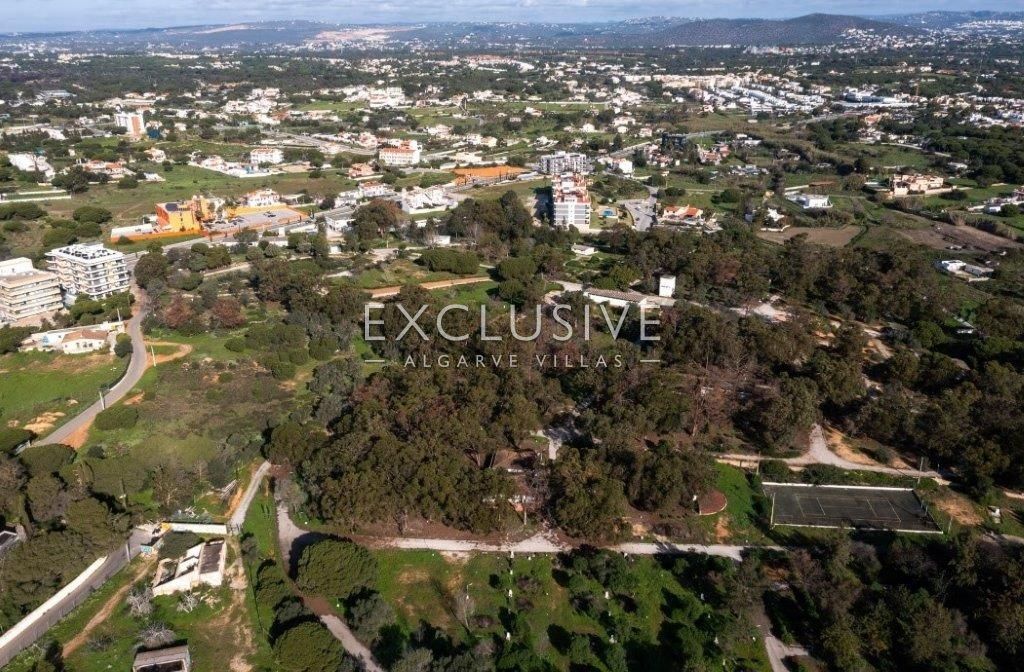 Investment - Very rare plot close to the beach, Quarteira, Algarve