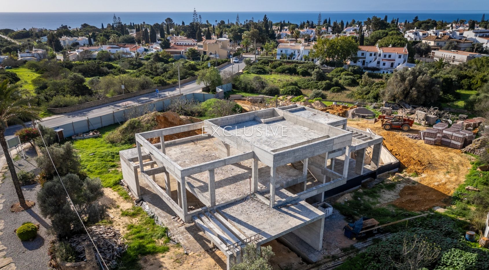 Mooi, uitzicht op zee, loopafstand van strand. Moderne villa in Carvoeiro, Algarve