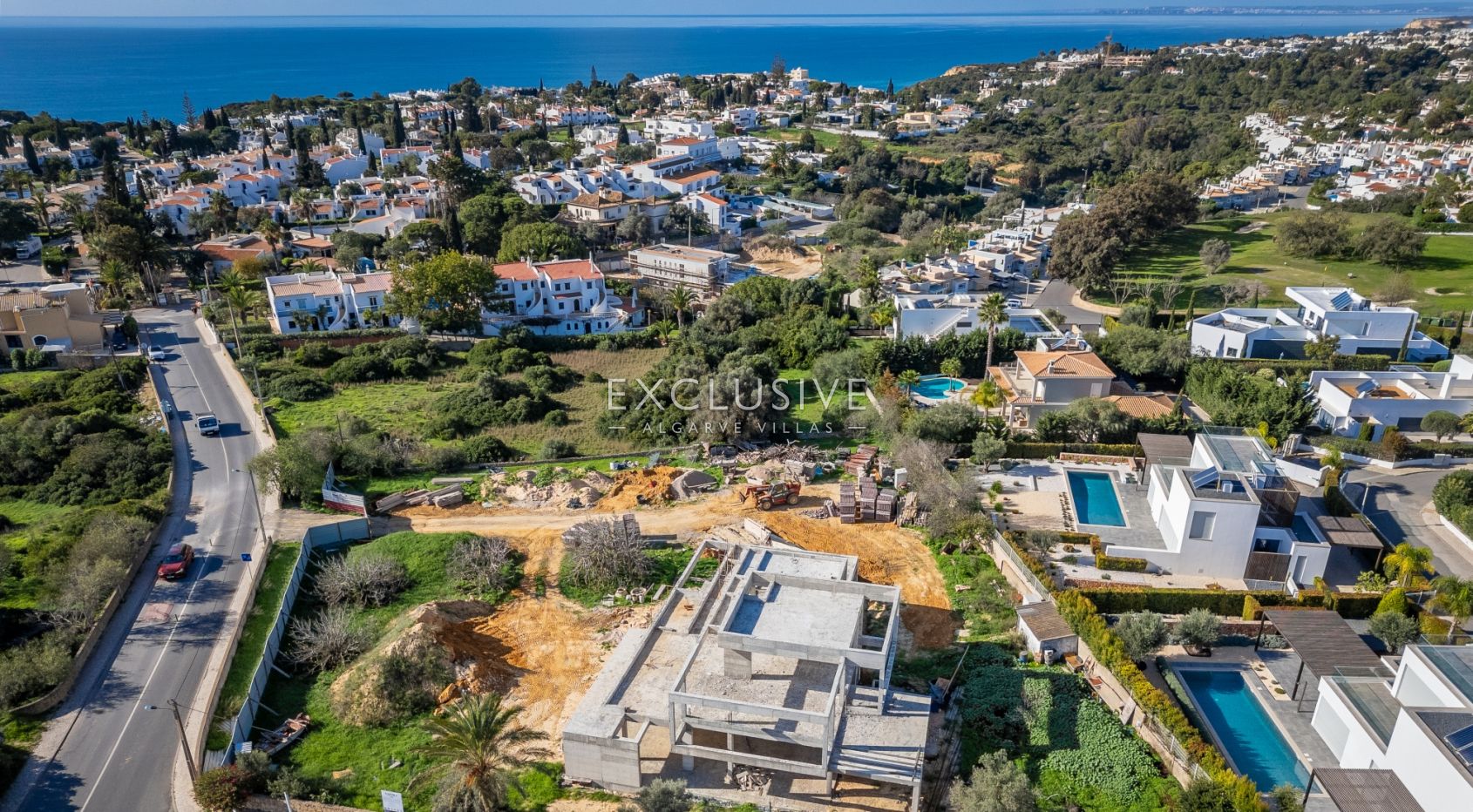 Mooi, uitzicht op zee, loopafstand van strand. Moderne villa in Carvoeiro, Algarve
