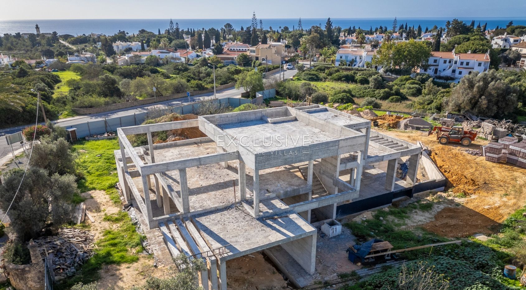 Mooi, uitzicht op zee, loopafstand van strand. Moderne villa in Carvoeiro, Algarve