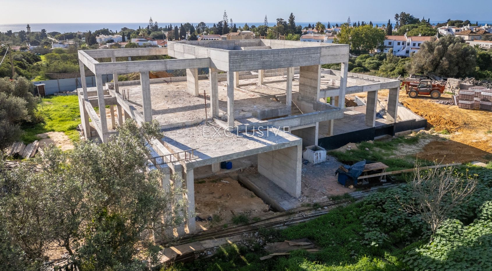 Mooi, uitzicht op zee, loopafstand van strand. Moderne villa in Carvoeiro, Algarve