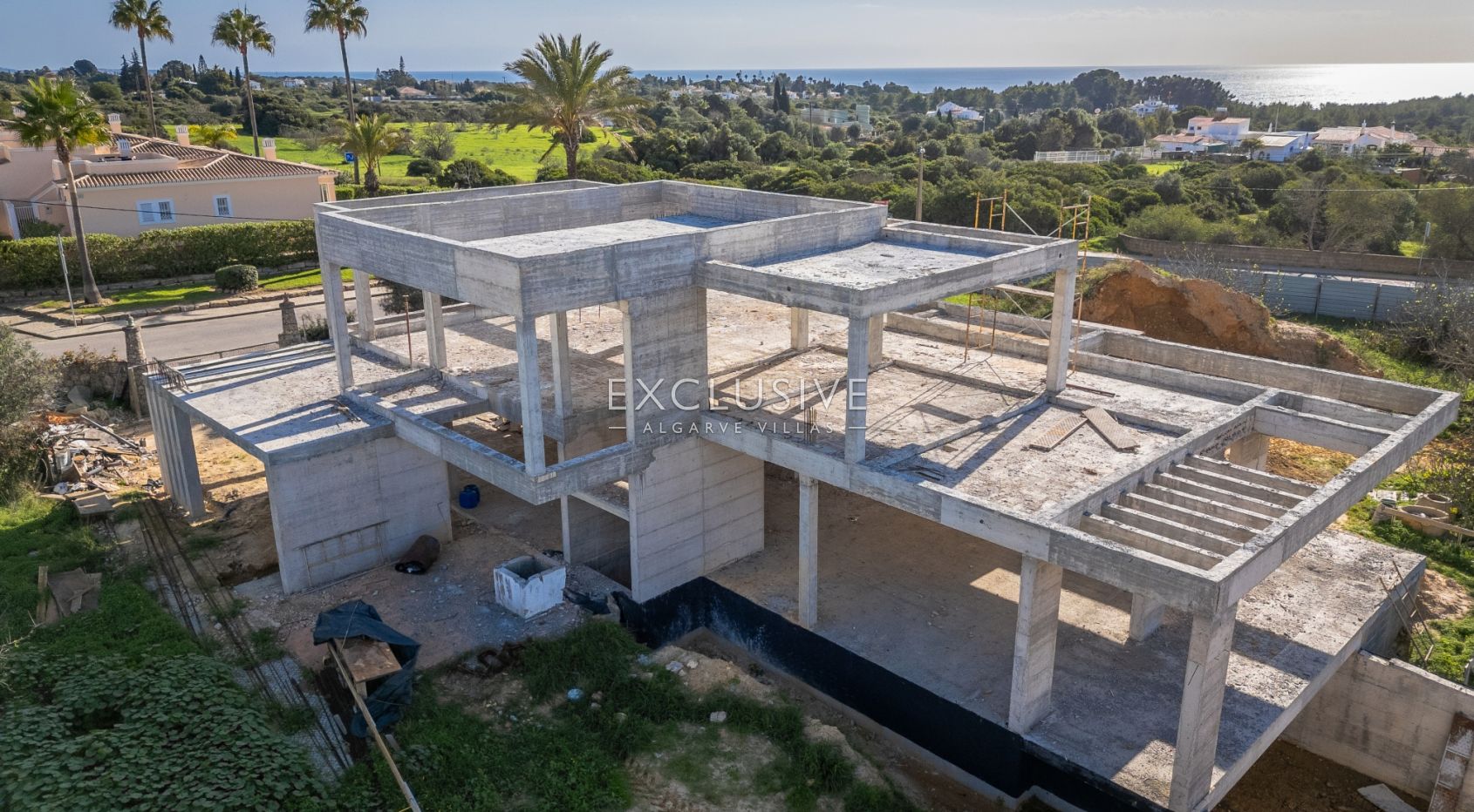 Mooi, uitzicht op zee, loopafstand van strand. Moderne villa in Carvoeiro, Algarve