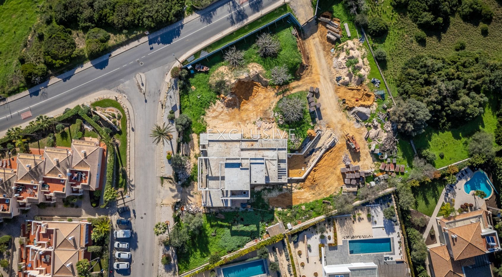 Mooi, uitzicht op zee, loopafstand van strand. Moderne villa in Carvoeiro, Algarve