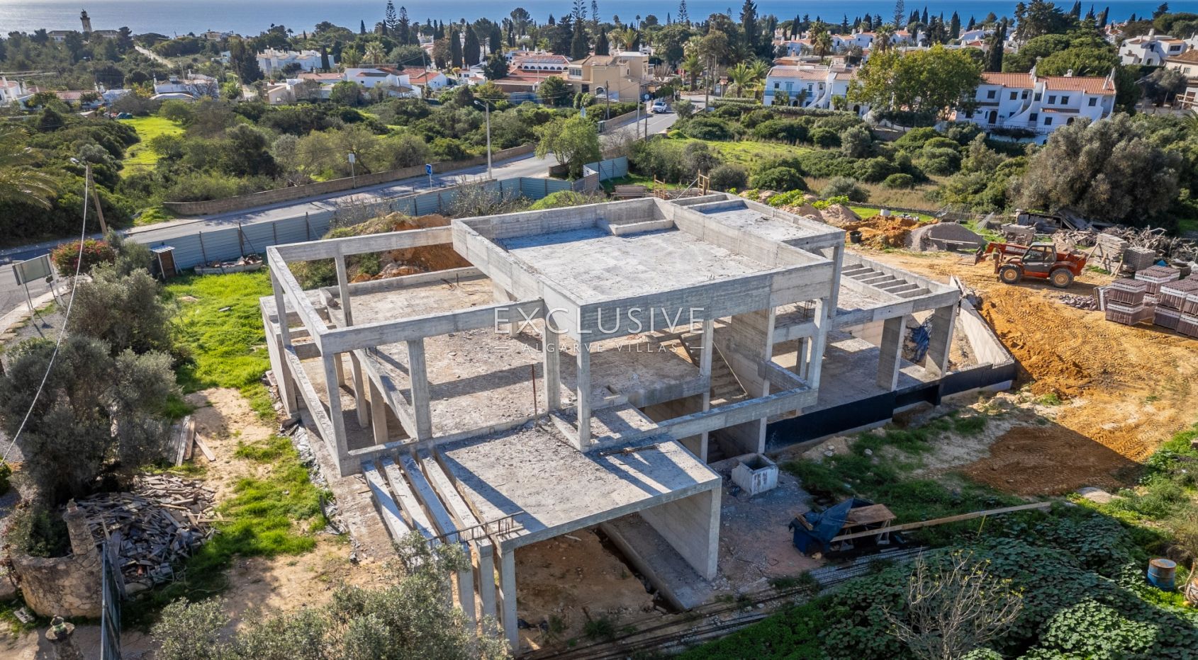 Mooi, uitzicht op zee, loopafstand van strand. Moderne villa in Carvoeiro, Algarve