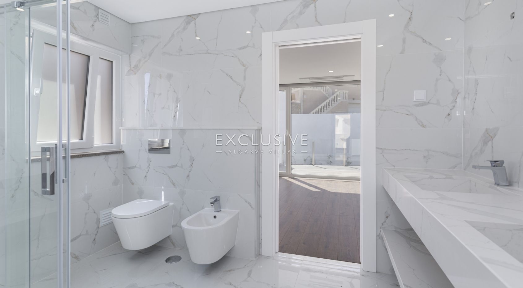 Buy Modern Villa with pool in central location in Lagos, Western Algarve