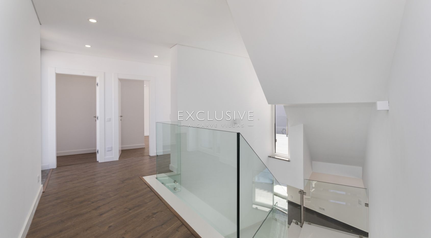 Buy Modern Villa with pool in central location in Lagos, Western Algarve