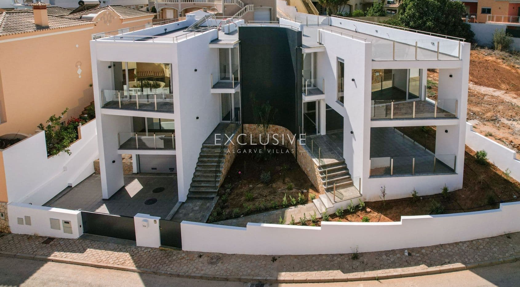 une villa moderne avec piscine dans un quartier central de Lagos, dans l'Algarve-2