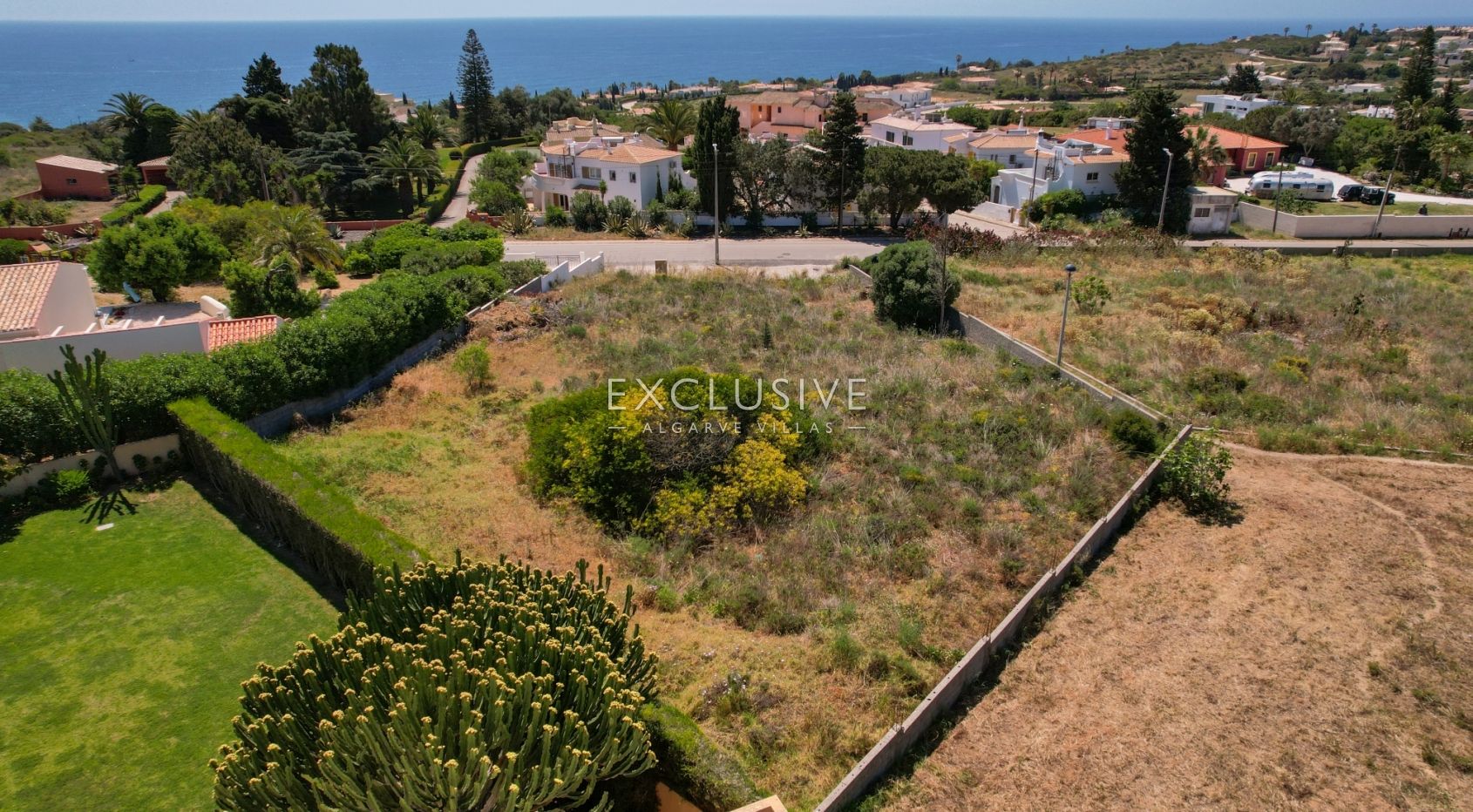 Fantastisches Grundstück in Luz für große Villa mit Meerblick Algarve