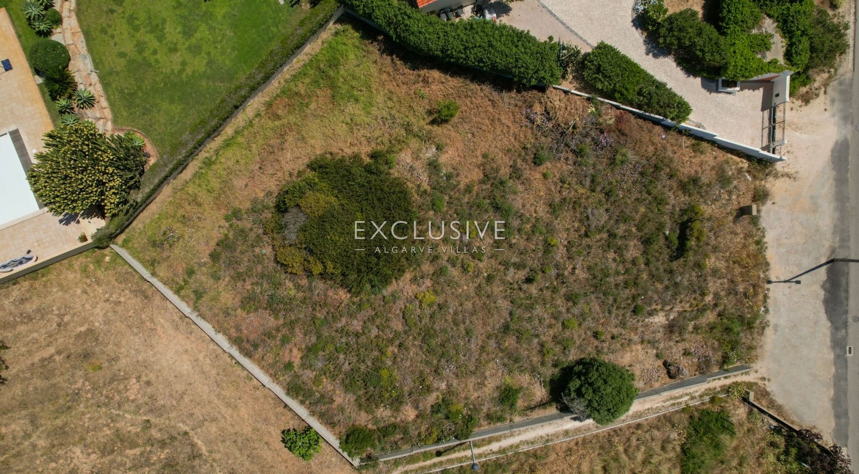 Fantastisches Grundstück in Luz für große Villa mit Meerblick Algarve