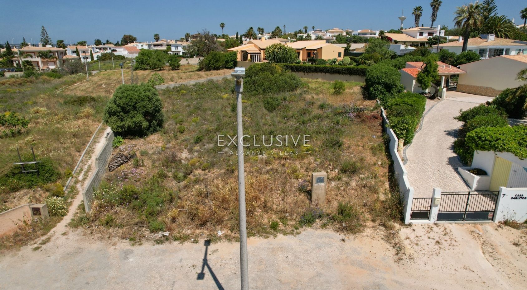 Fantastisches Grundstück in Luz für große Villa mit Meerblick Algarve