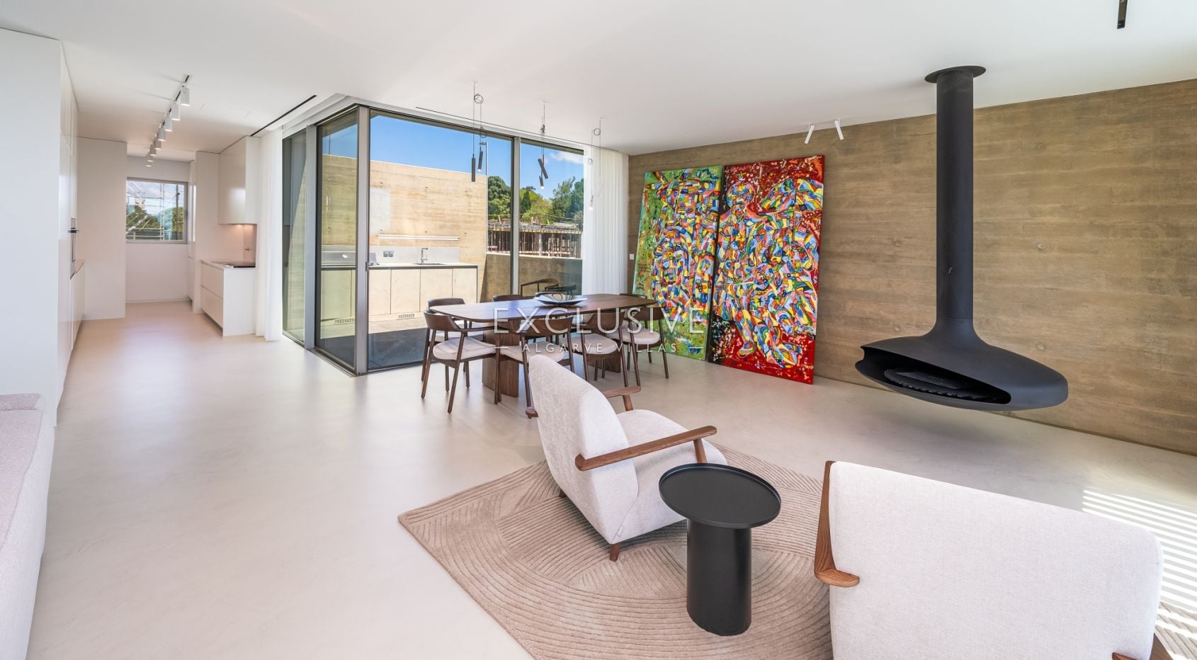 Contemporary luxury villa near the beach with ocean views in Praia da Luz, Algarve