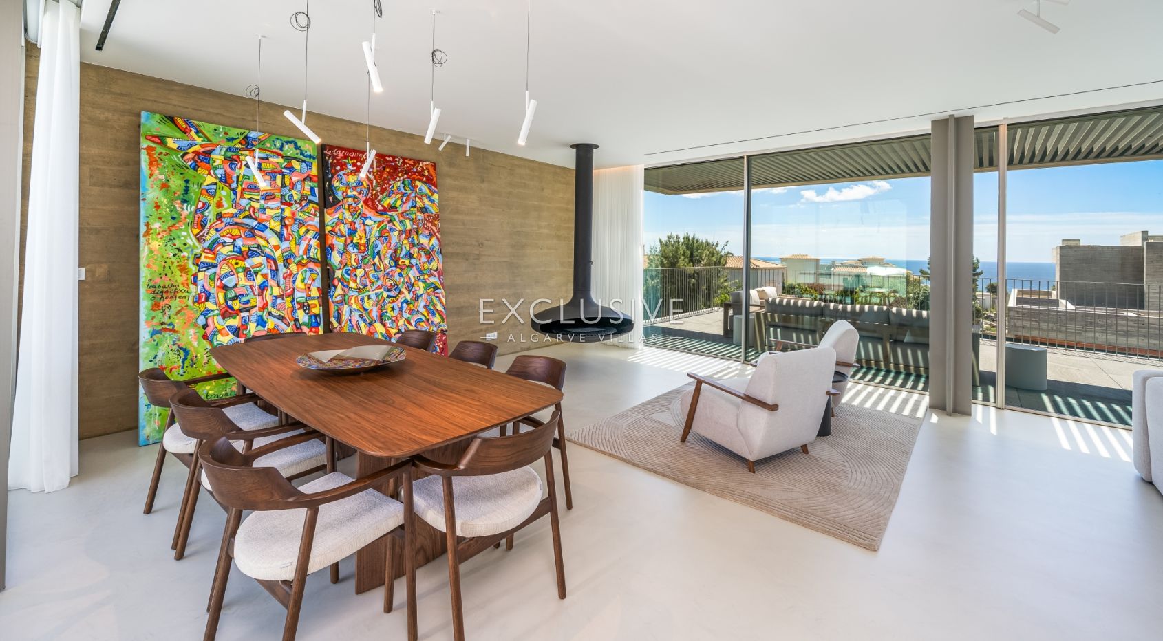 Contemporary luxury villa near the beach with ocean views in Praia da Luz, Algarve