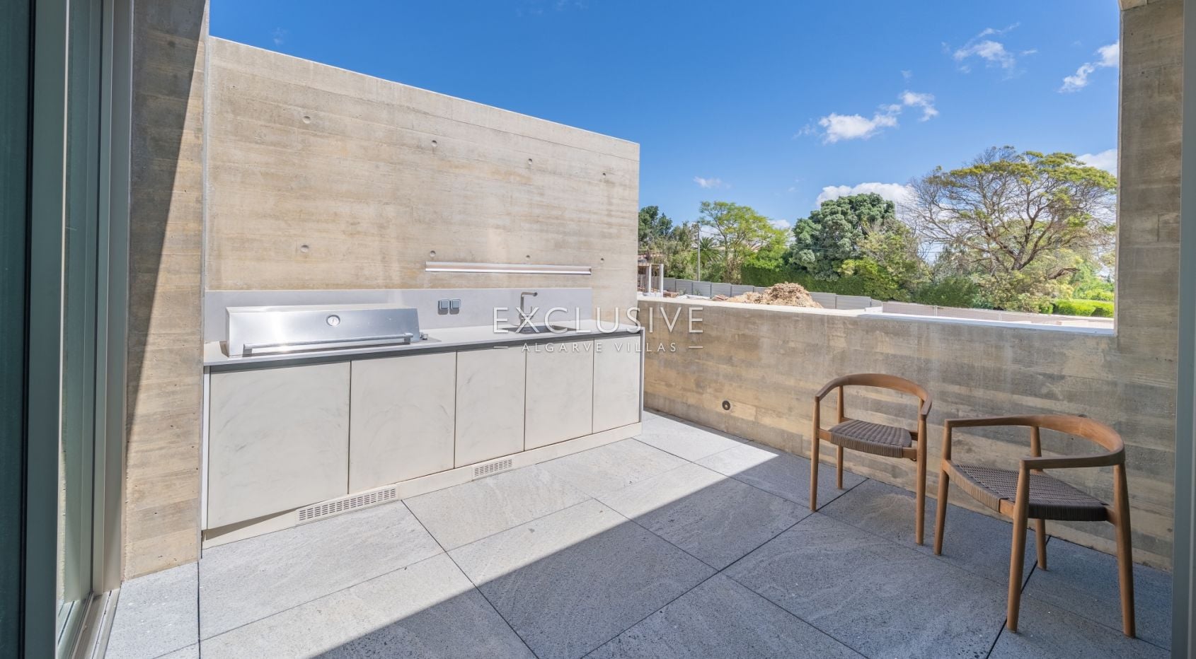 Contemporary luxury villa near the beach with ocean views in Praia da Luz, Algarve