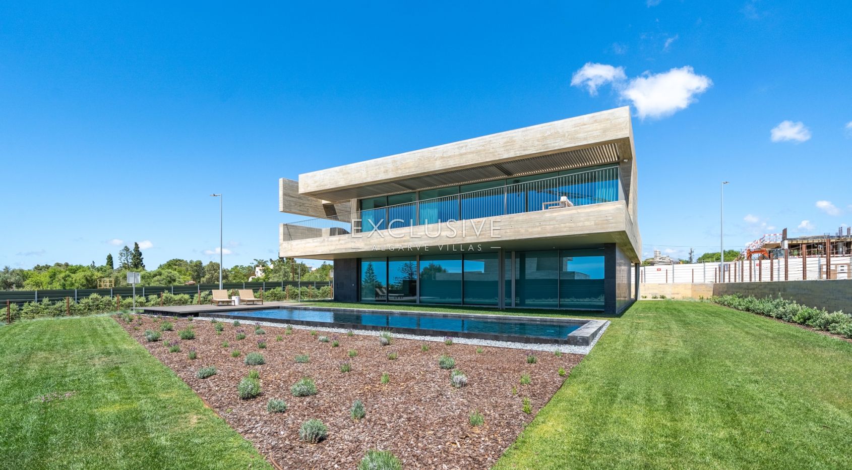 Contemporary luxury villa near the beach with ocean views in Praia da Luz, Algarve