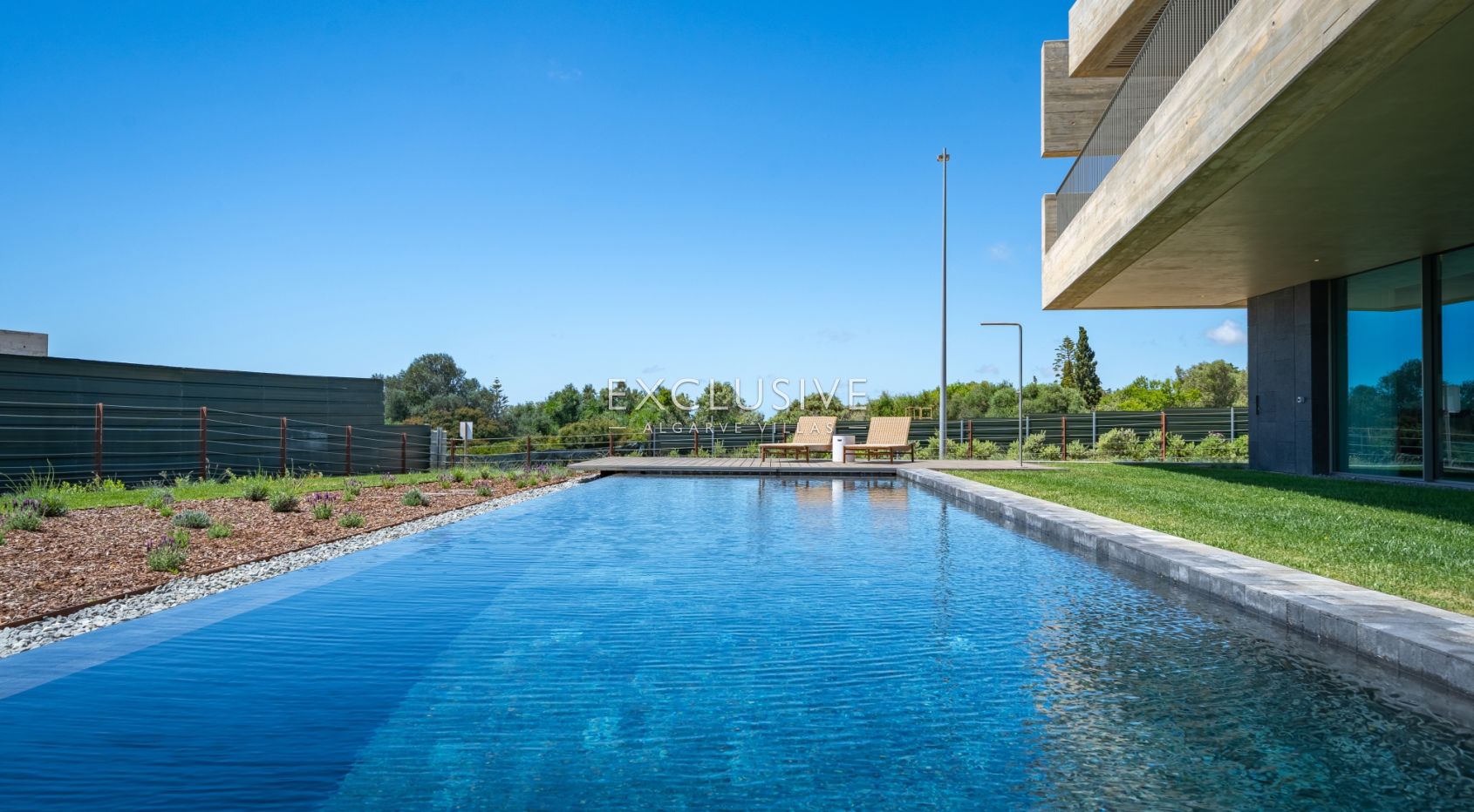 Contemporary luxury villa near the beach with ocean views in Praia da Luz, Algarve