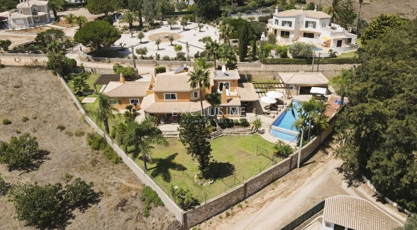 Charming Villa in Caramujeira, Algarve