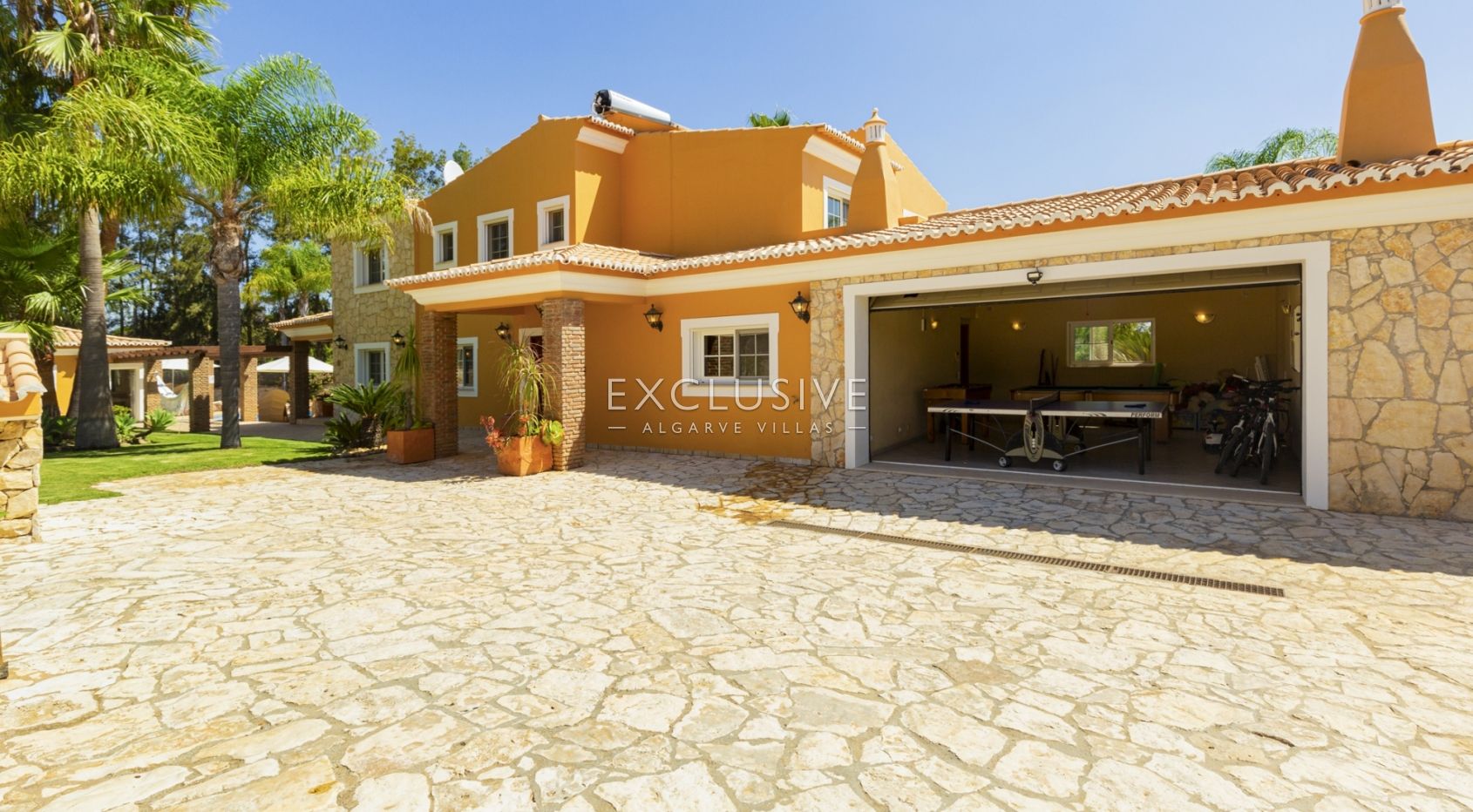 Charming Villa in Caramujeira, Algarve