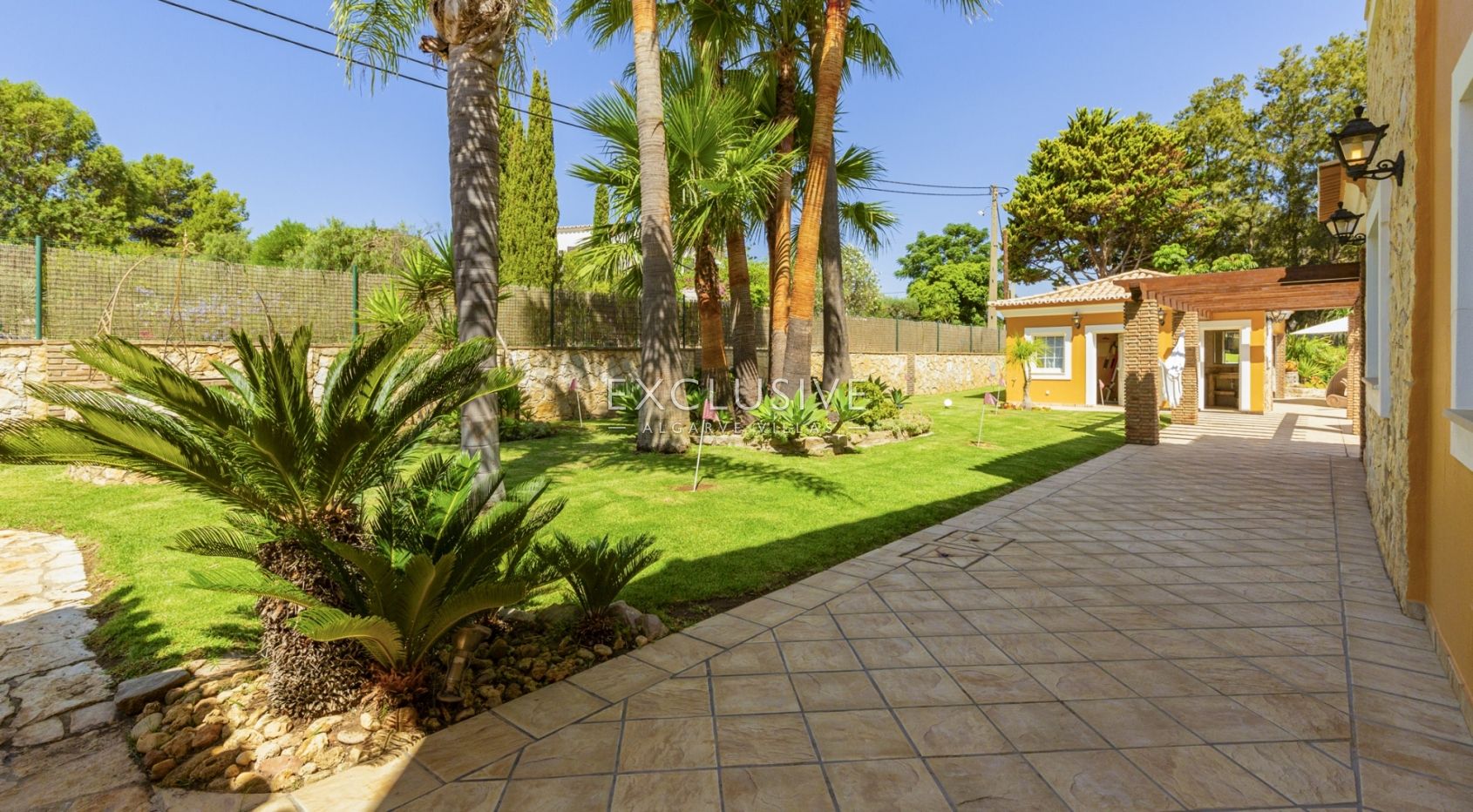 Charming Villa in Caramujeira, Algarve