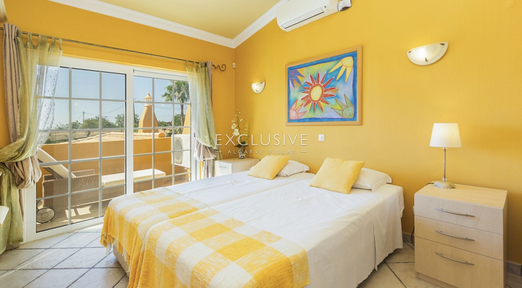 Charming Villa in Caramujeira, Algarve