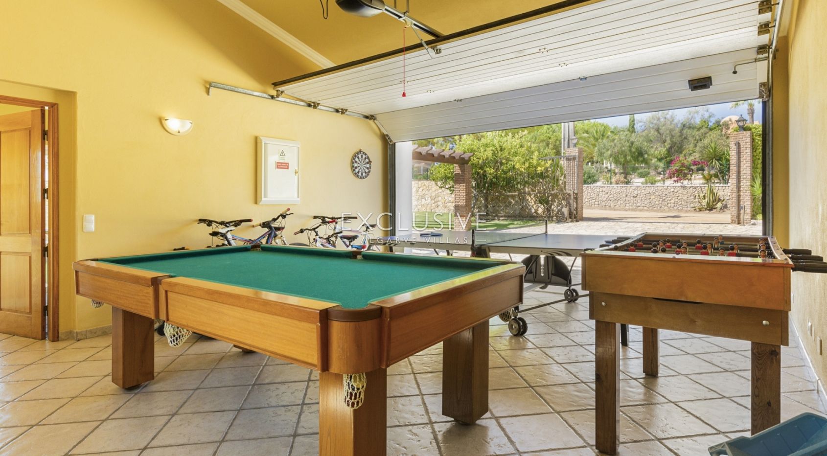 Charming Villa in Caramujeira, Algarve