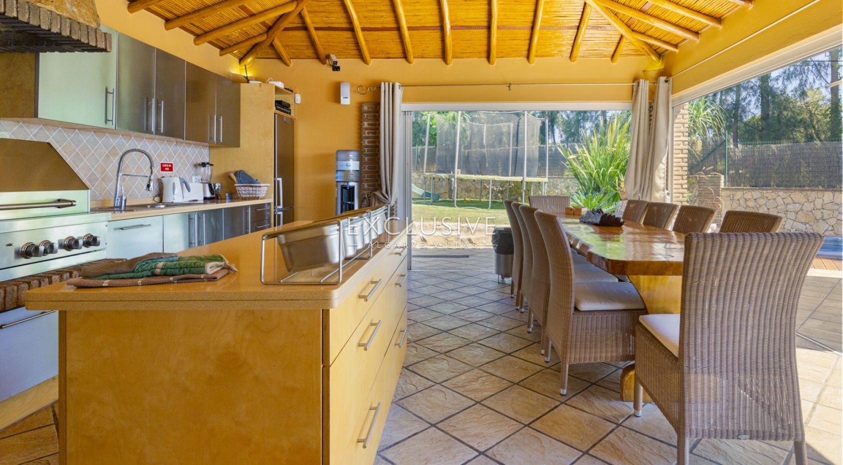 Charming Villa in Caramujeira, Algarve