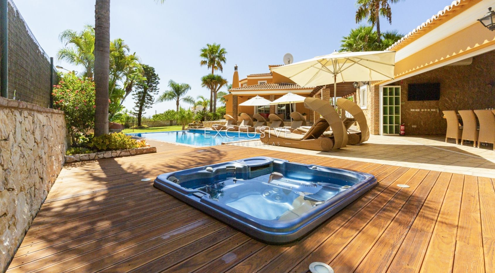 Charming Villa in Caramujeira, Algarve
