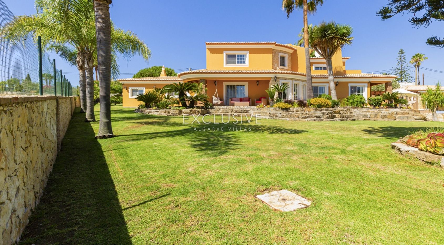Charming Villa in Caramujeira, Algarve