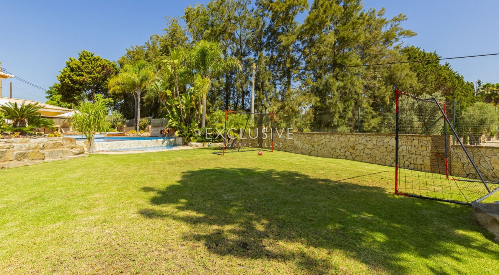 Charming Villa in Caramujeira, Algarve