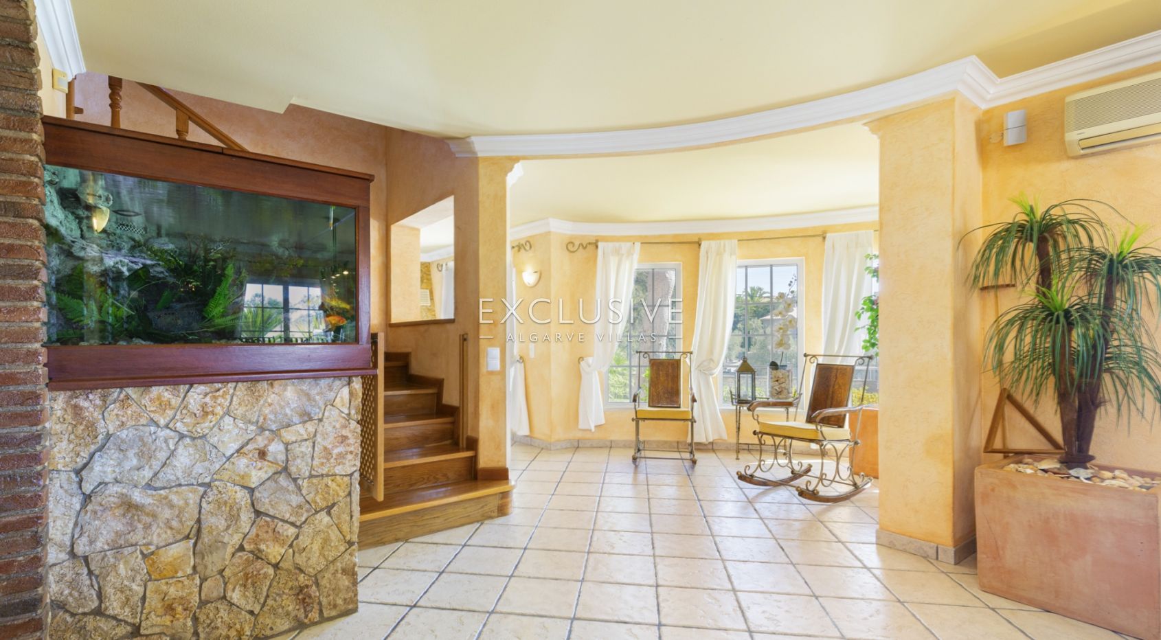 Charming Villa in Caramujeira, Algarve