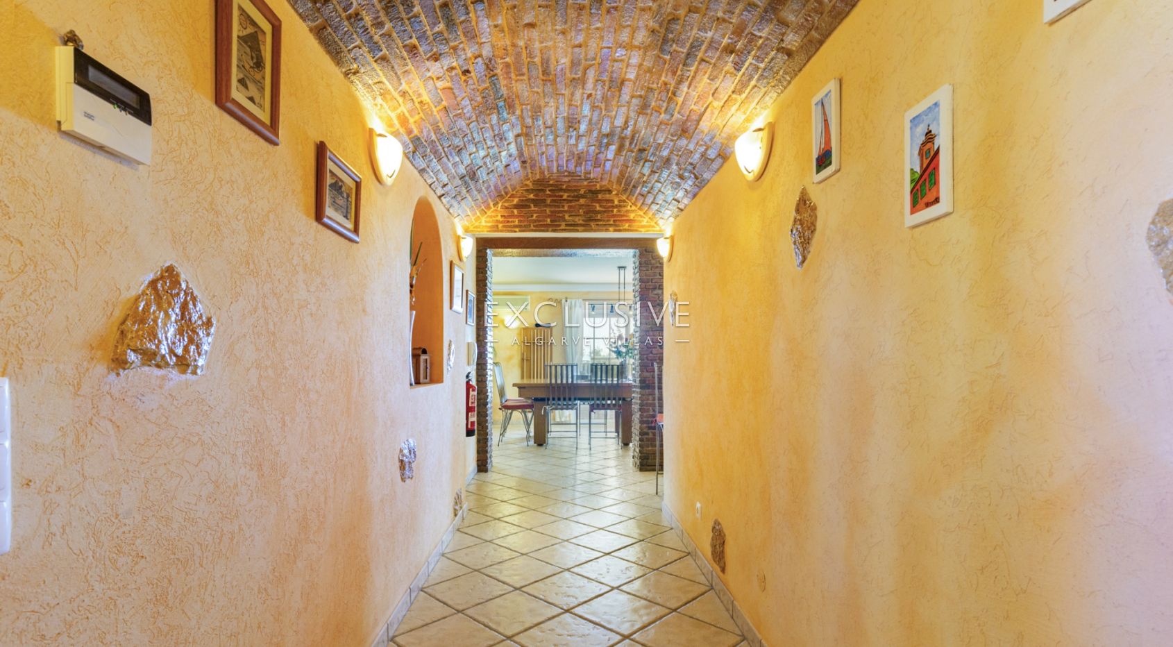 Charming Villa in Caramujeira, Algarve